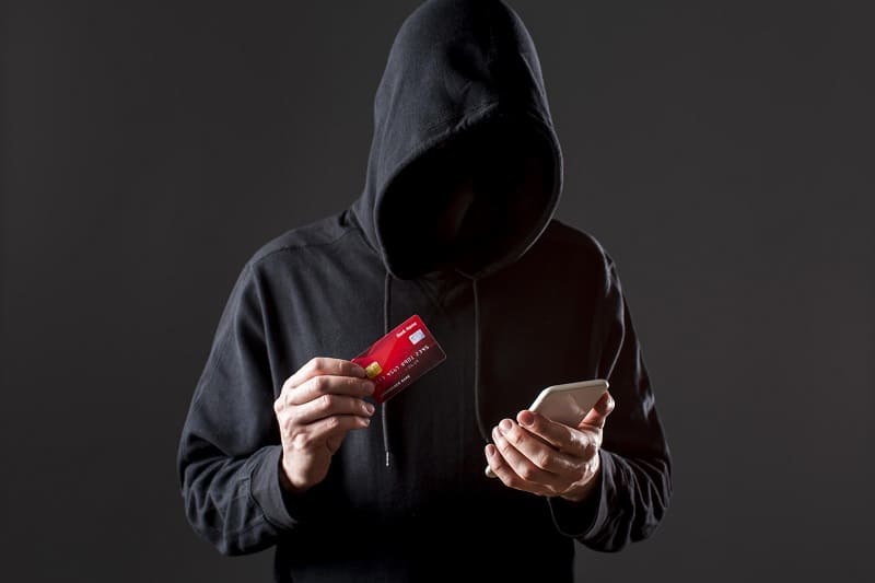 Кім Қазақстан тұрғындарынан ақша ұрлап алады?